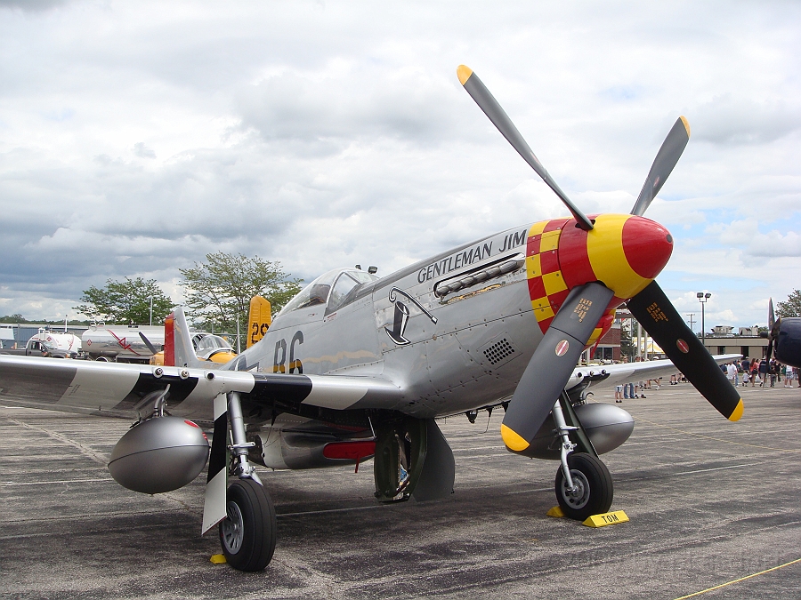 Willow Run Airshow [2009 July 18] 051.JPG - Scenes from the Thunder Over Michigan Air Show at Willow Run Airport